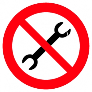 Знак Запрещается пользоваться неисправными инструментами