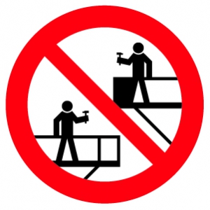 Знак Запрещается одновременная работа на нескольких ярусах